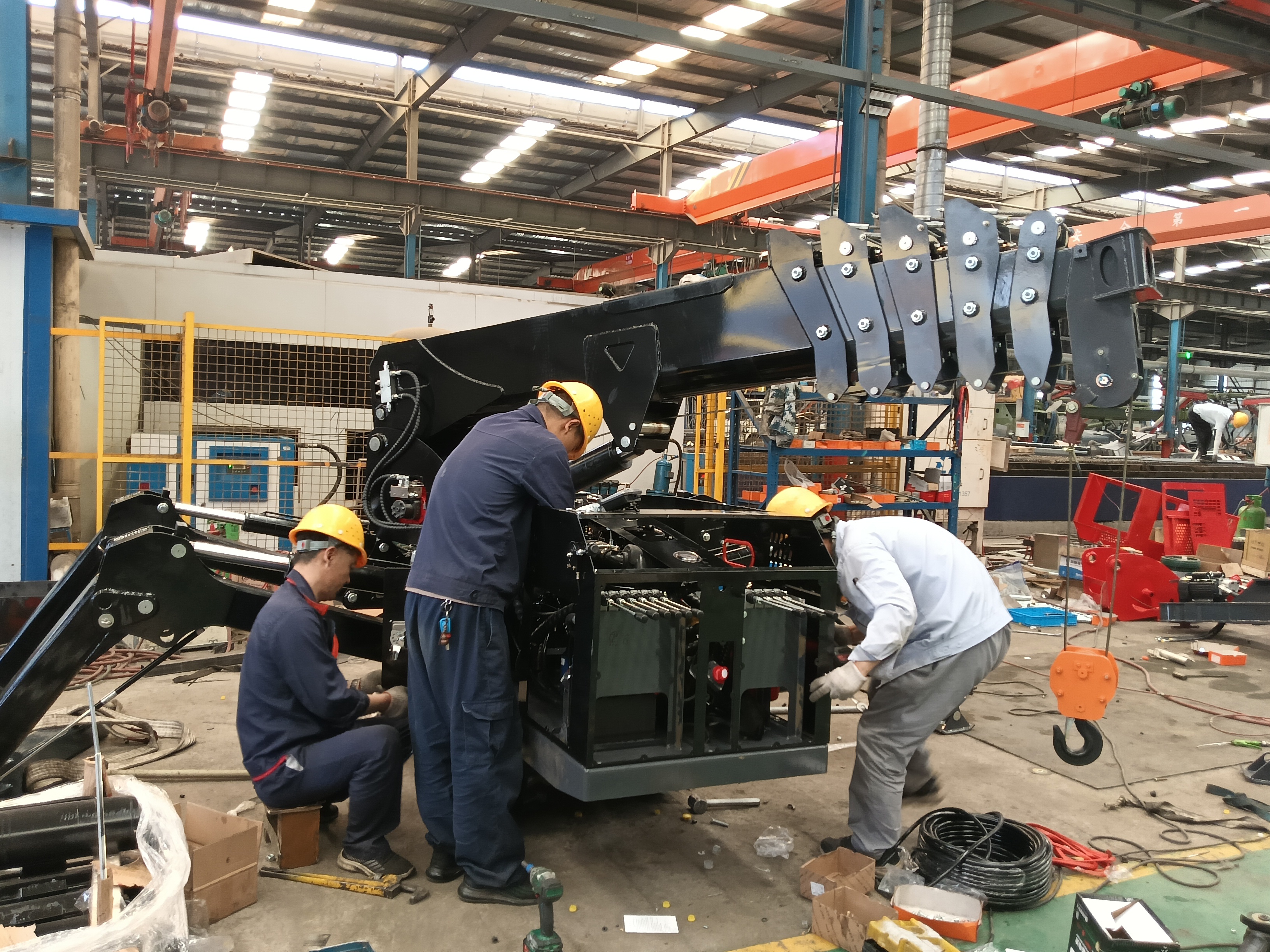 Spider Crane Assembly at Our Facility